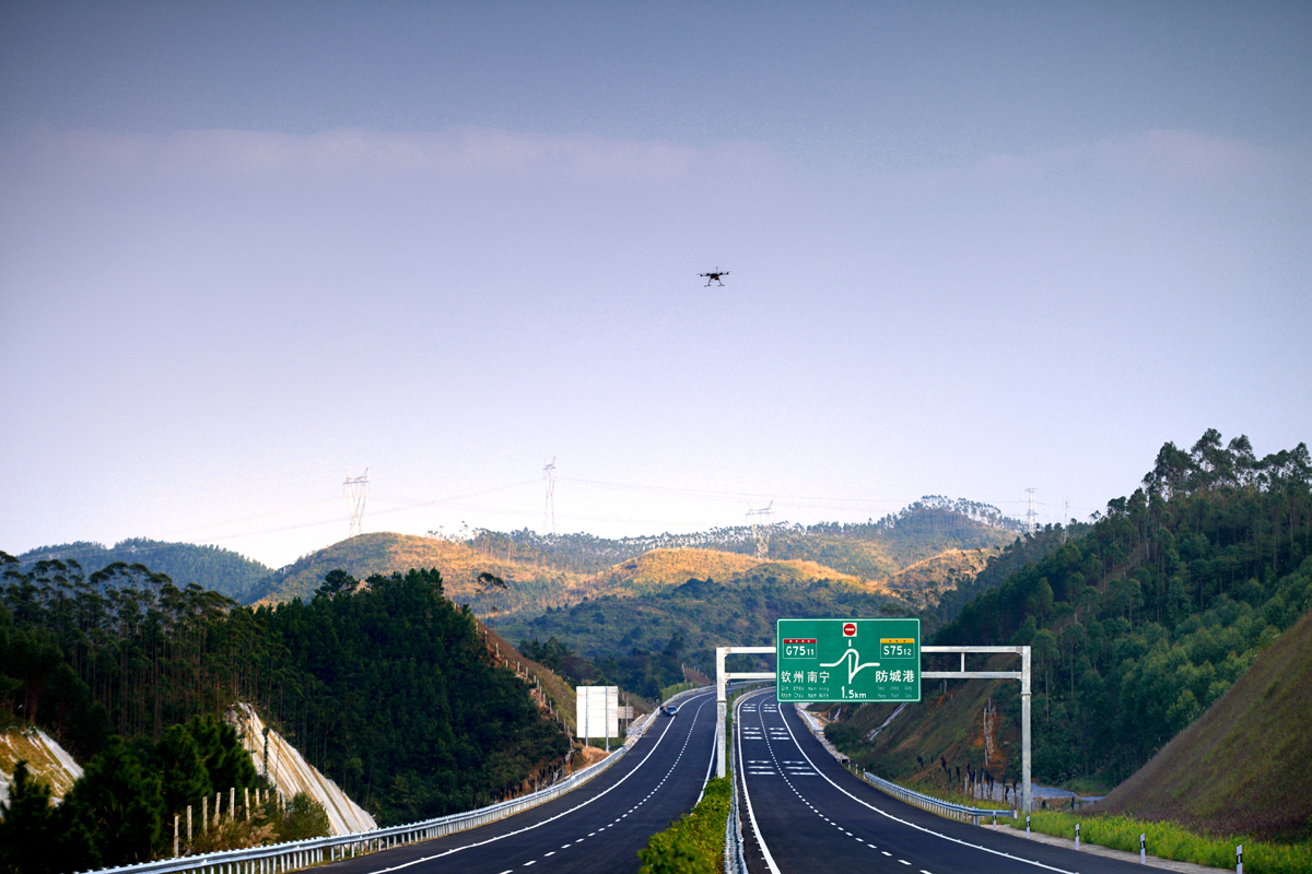 防城至东兴高速公路 - 公路工程 - J9集团