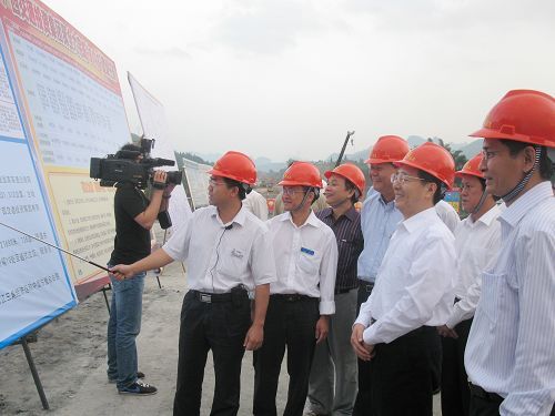 自治区党委书记郭声琨在六河10标视察时说：“你们很棒，，，，，，干得很是好” - 企业要闻 - J9集团