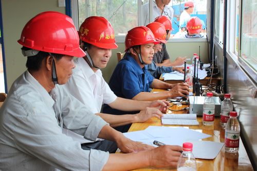 钦江特大桥无支架缆索吊装系统试吊乐成 - 企业要闻 - J9集团