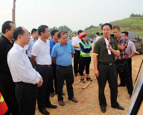 南宁市市委市政府向导视察机场高速公路延伸线工程 - 企业要闻 - J9集团